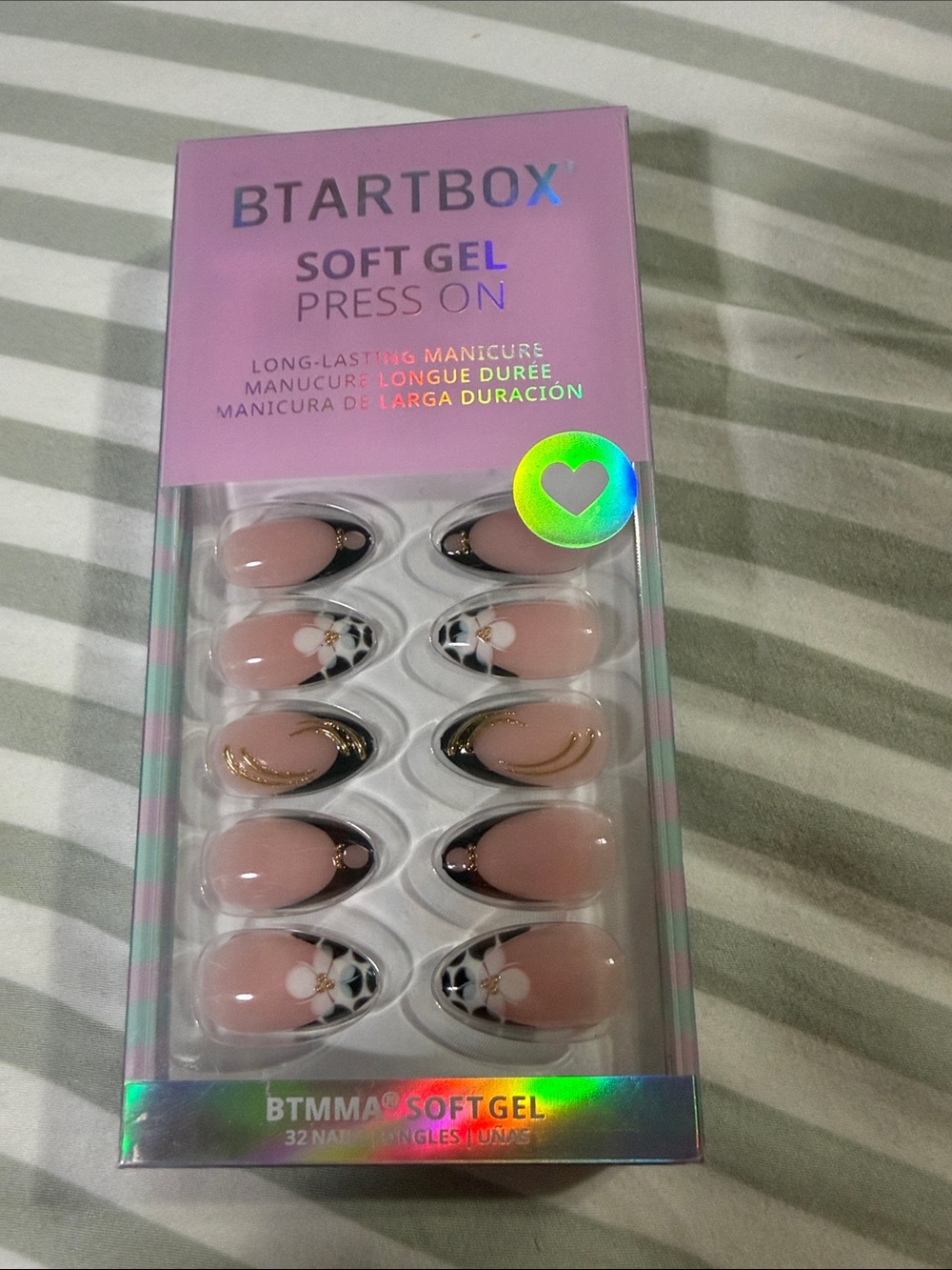 Soft Gel Press-On Nails – Pink Floral & Gold Accent Set
